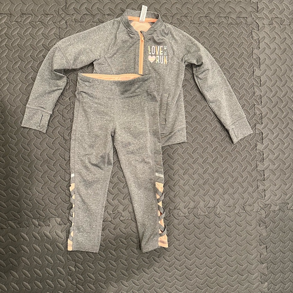 Ideology running/track suit 4T
